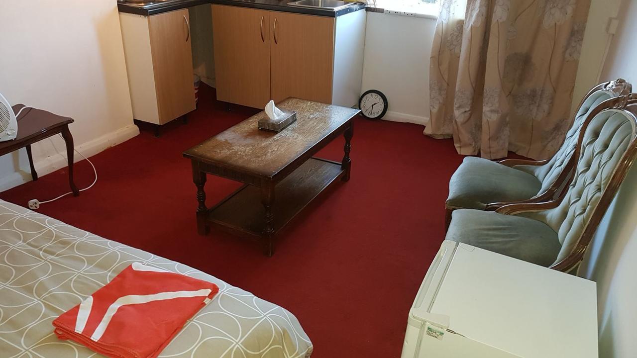 Hatfield Suites Luaran gambar